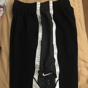 Nike Dri Fit Basketball Shorts size medium